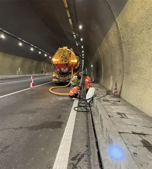 化隆隧道排水渠清淤